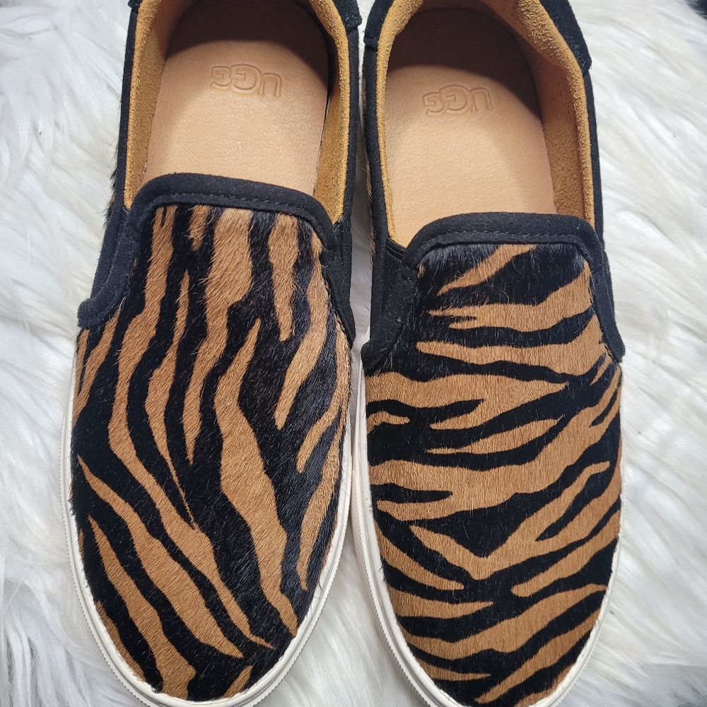 Ugg slip ons - Picture 4 of 6